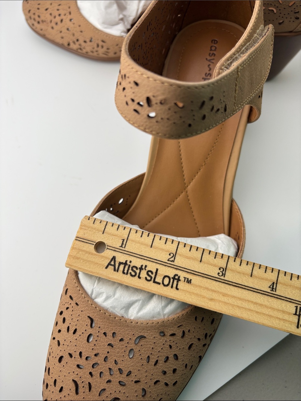 NWOB Easy Spirit Cindie Women's Perforated Leather Pumps tan sz 10 M - Picture 9 of 9